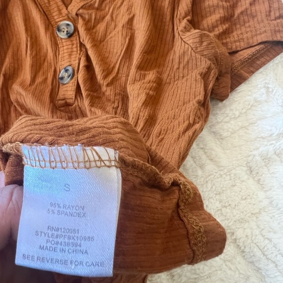 Pink Rose - Button-Down Top - Picture 3 of 4